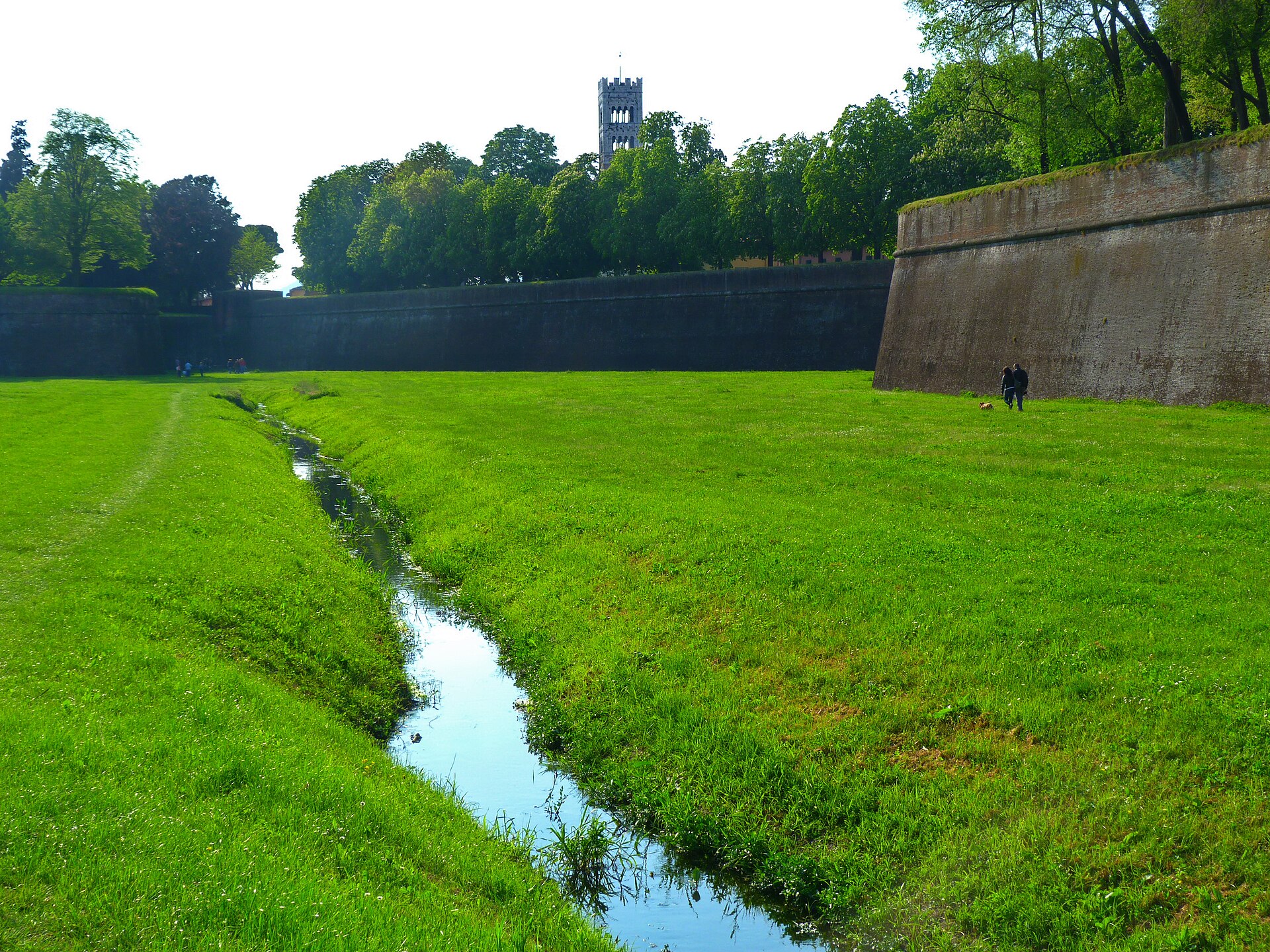 Day Trip to Lucca from Pisa: An Editorial Guide